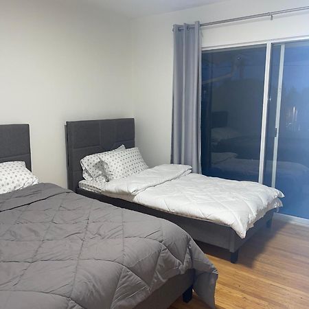 Home In Уест Ванкувър Екстериор снимка